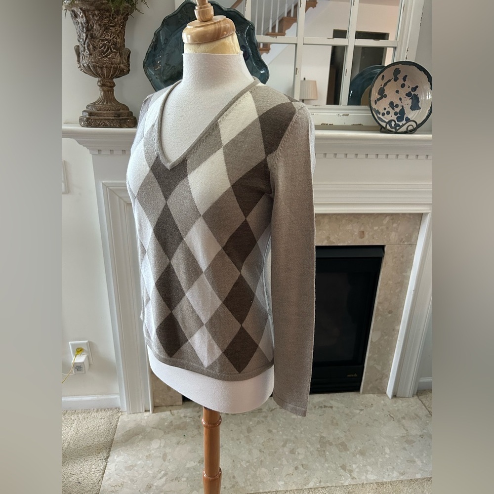 Simons V-Neck Argyle Sweater - Brown and Cream - Picture 5 of 8